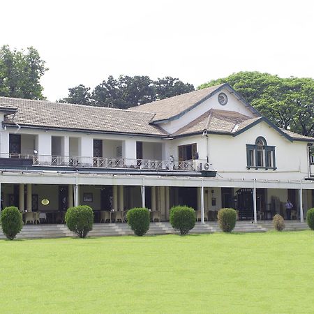 Turf Club House Hotell Pune Exteriör bild